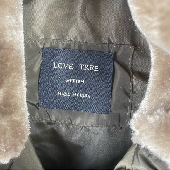 Love Tree Puffer Vest Gold Hardware Faux Fur Collar Size Medium - Picture 4 of 12